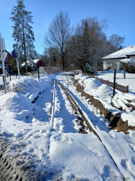 019 Unsere Baustelle im Schnee sieht schön aus, aber arbeiten ......?<br />Foto Franzi S.