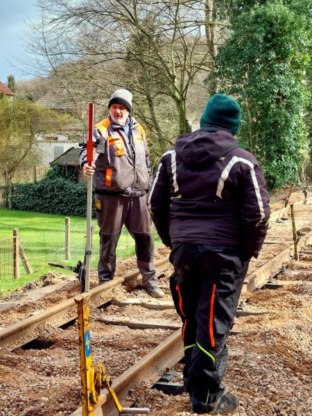 101 Das Bestimmen der Höhenlage (Robert und Hannes) und ....<br />Foto Alex H.